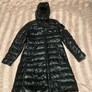 Moncler Moka Fitted Puffer Coat